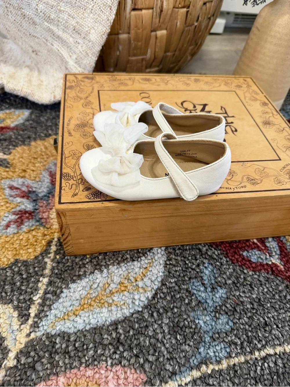 Thee Bron 7T Toddler Girl White Mary Jane Ballet Dress Shoes Bow Accent